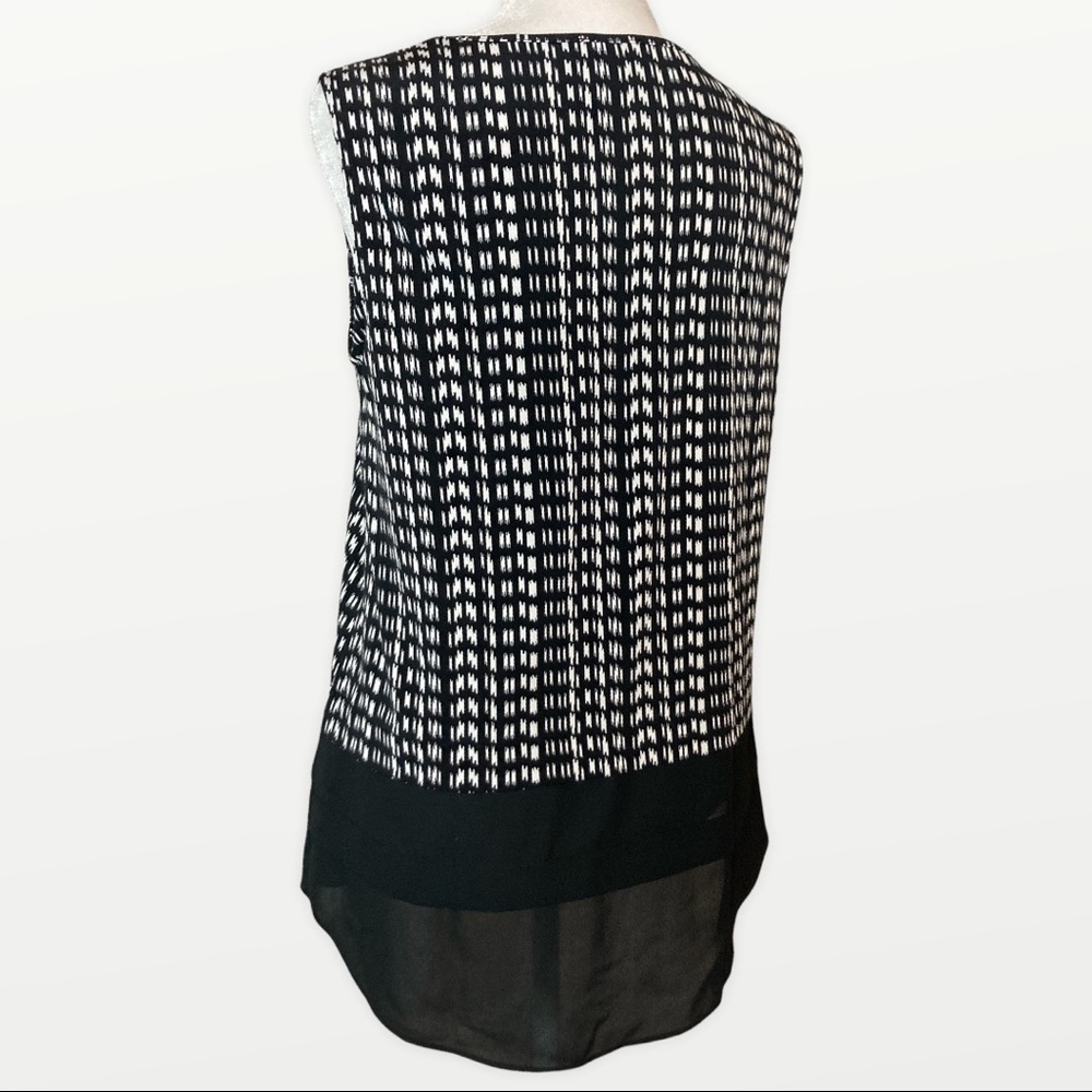 Vince Camuto Women's Black & White Sleeveless Top w/ subtle layers size XS - Picture 3 of 8
